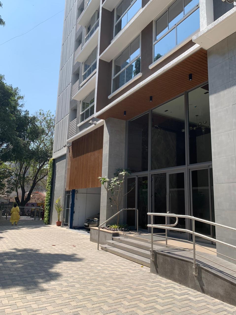 2 BHK Semi Furnished in Wadhwa Pristine , Matunga